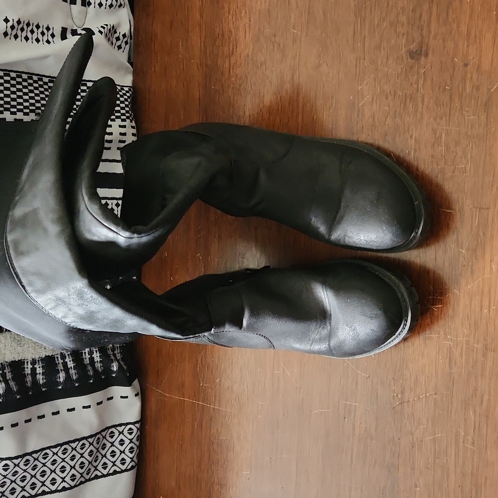 Black boots